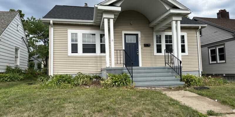 Primary Photo - 2421 A Ave