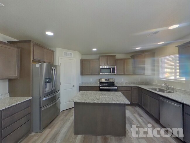 Foto del edificio - 8144 Phyllite Dr