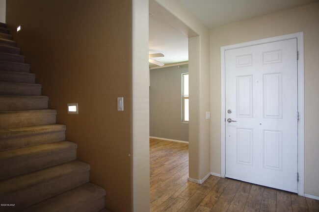 Building Photo - 5741 S Ladyslipper Pl