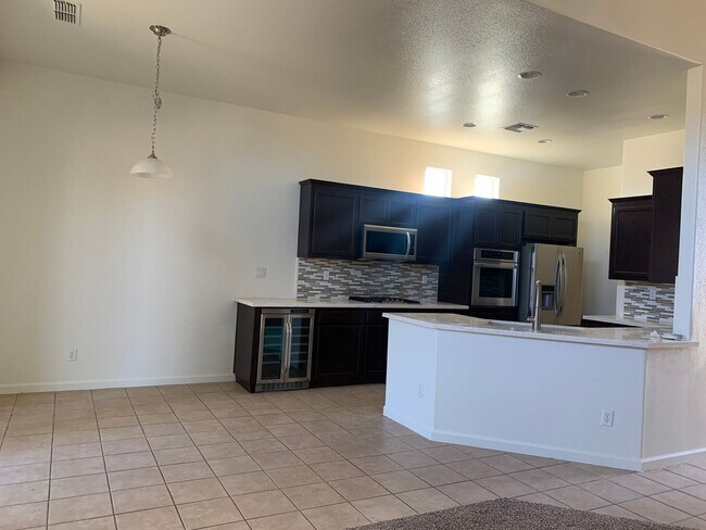 Building Photo - 1235 Paradise Loop