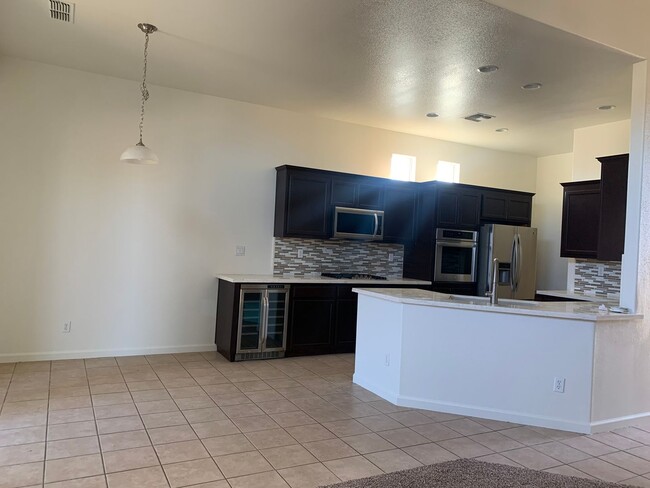 Building Photo - Beautiful 4 Bedroom and 2 Bath Home with Bonus Office Area