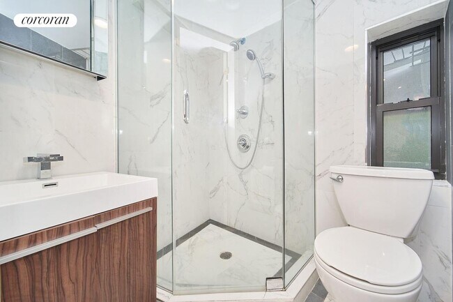Foto del edificio - 226 W 13th St