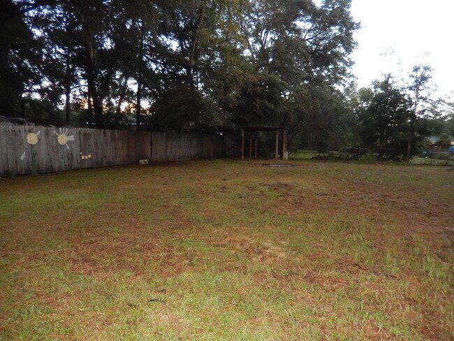 Building Photo - 1520 Sandtrail Ln