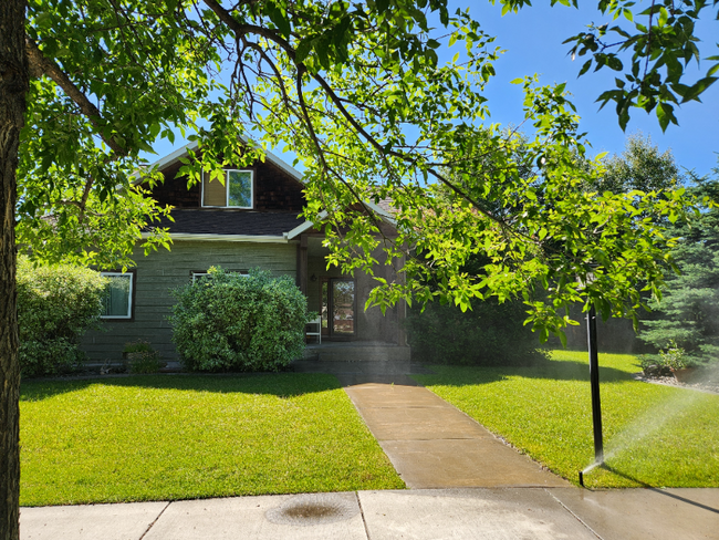 Building Photo - 708 Milestone Dr