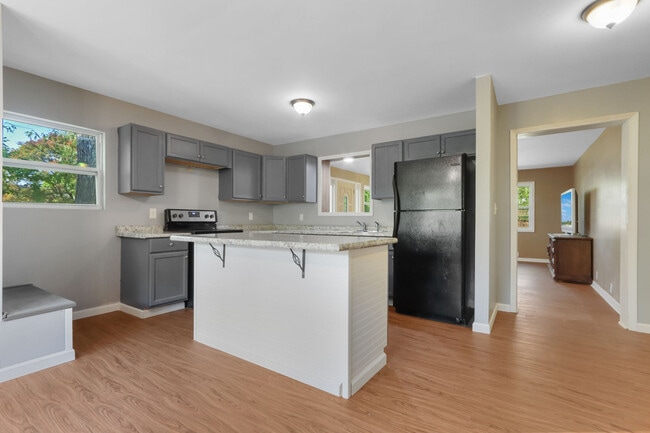 Kitchen - 6038 Old Bascomb Rd