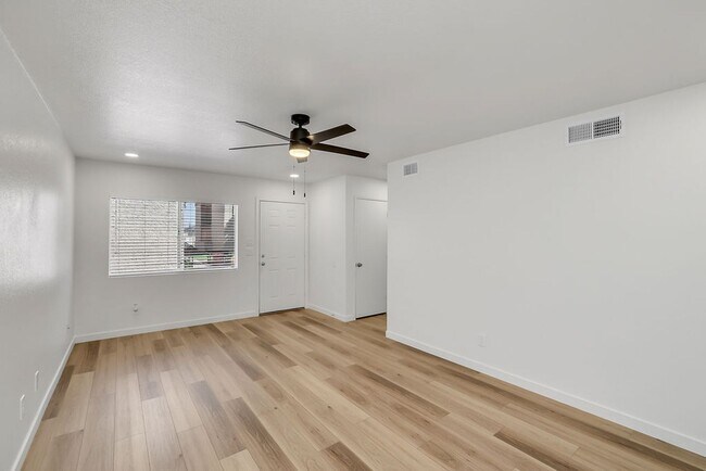 Building Photo - Beautiful Mesa Rental!