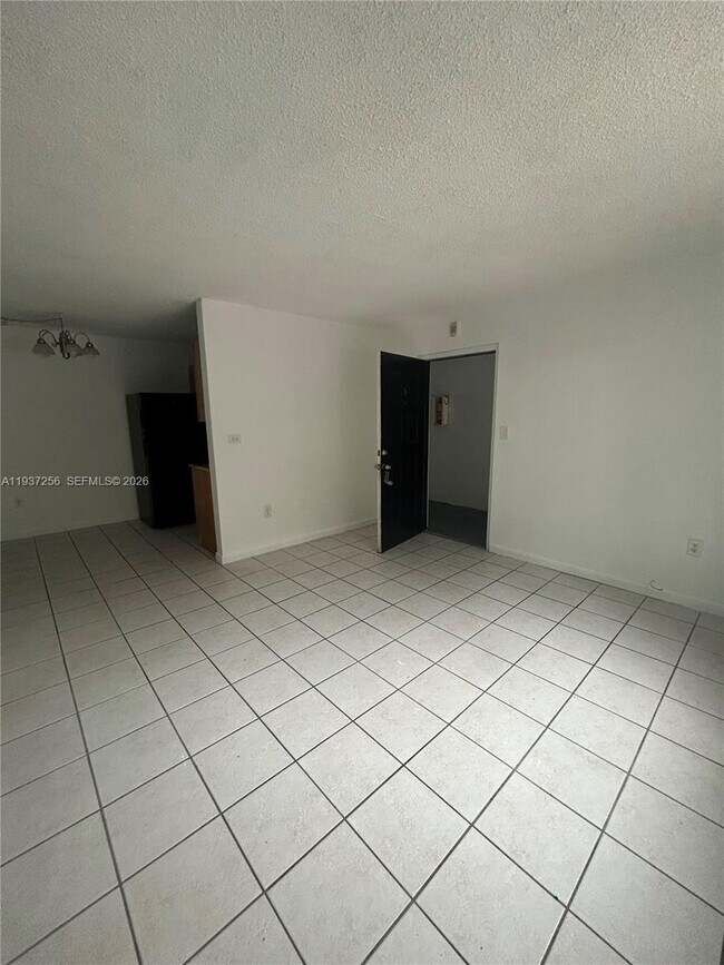 Foto del edificio - 5814 NE 4th Ct