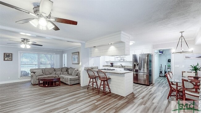 Building Photo - 13014 Largo Dr