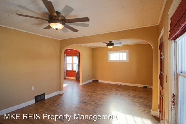 Foto del edificio - 3 br, 1 bath House - 5927 W Beloit Rd