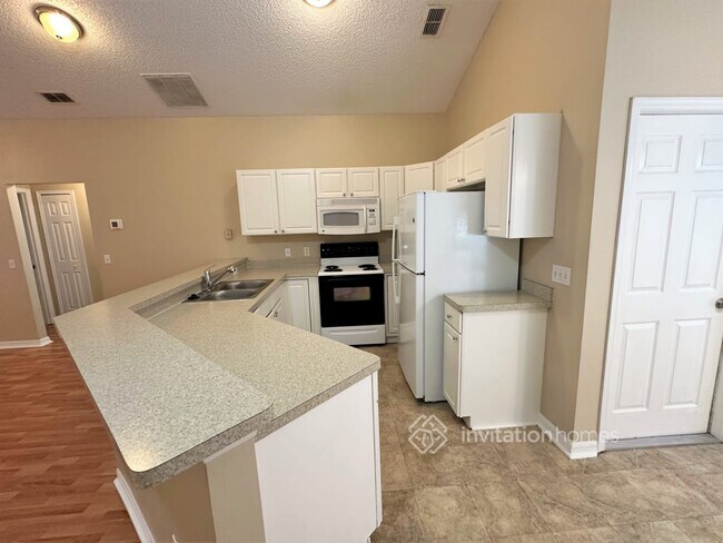 Foto del edificio - 27 Parkview Heights Blvd