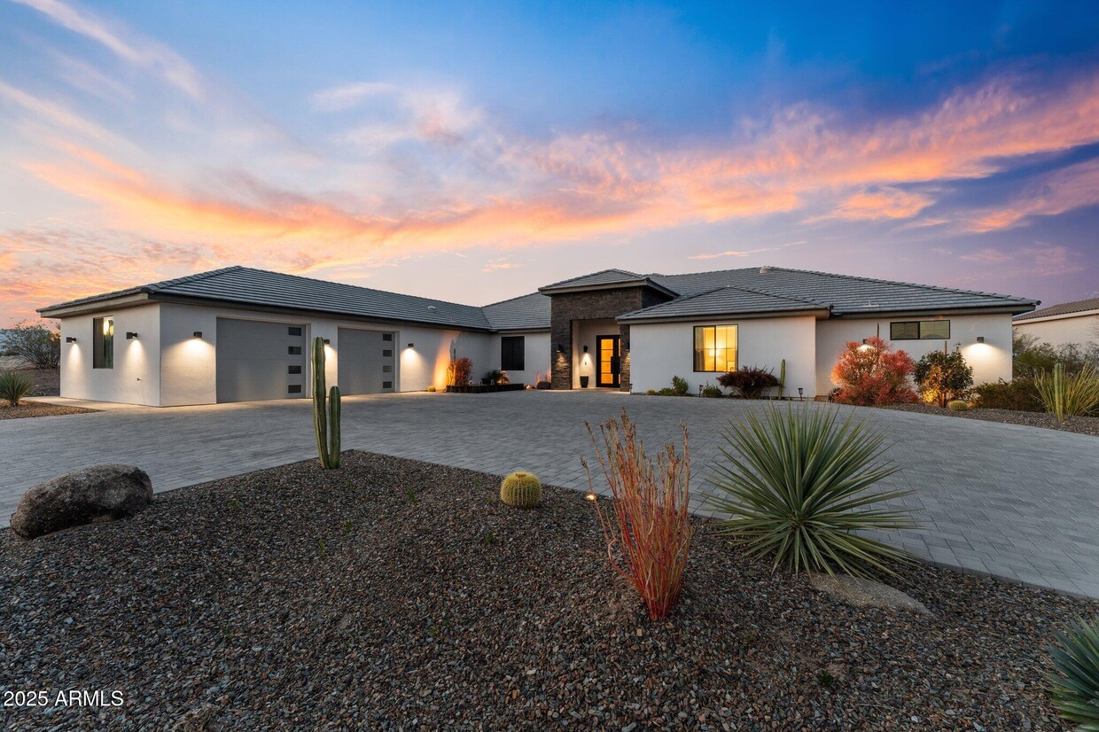 Foto principal - 2500 Lupine Ln