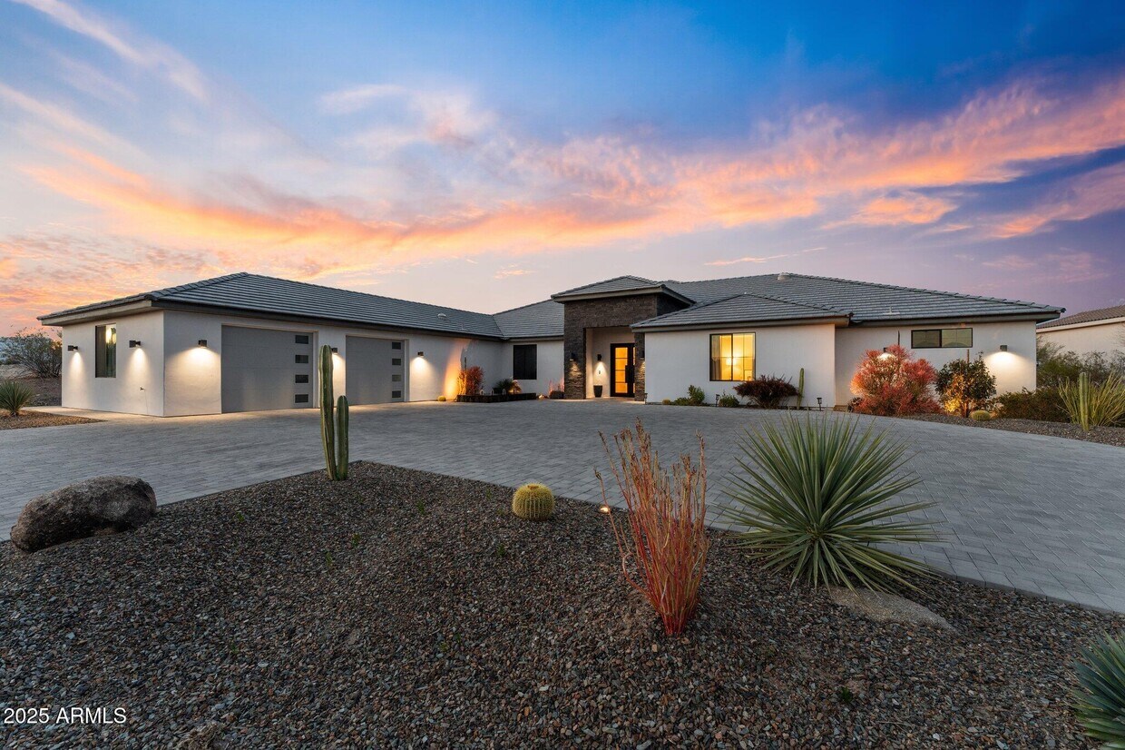 Primary Photo - 2500 Lupine Ln