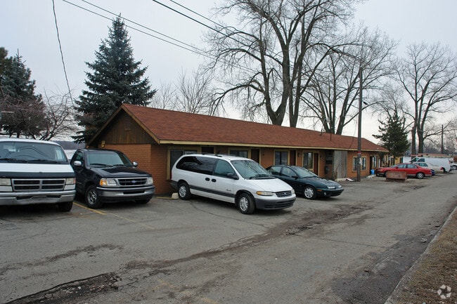 Building Photo - Lakefront Apartments