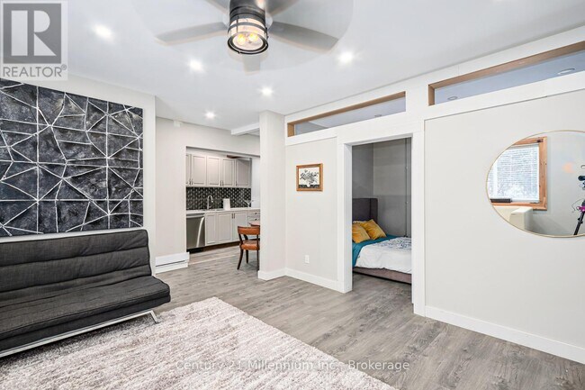 Photo du bâtiment - 637 Hurontario St