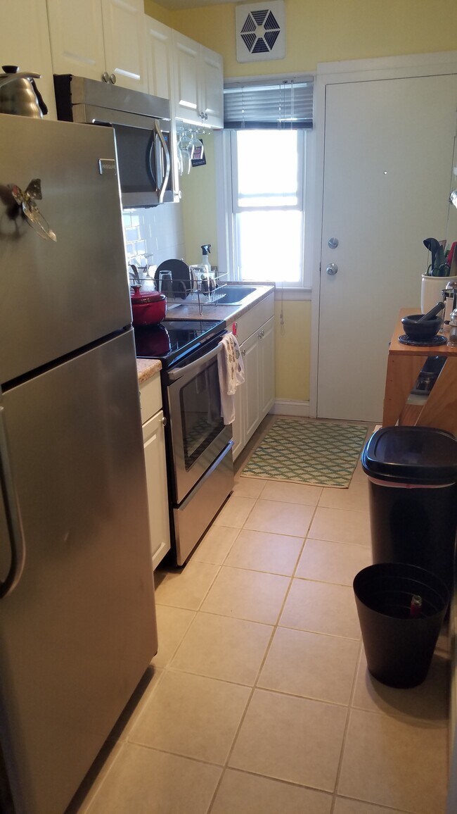 Foto del edificio - 3542 6th St NW