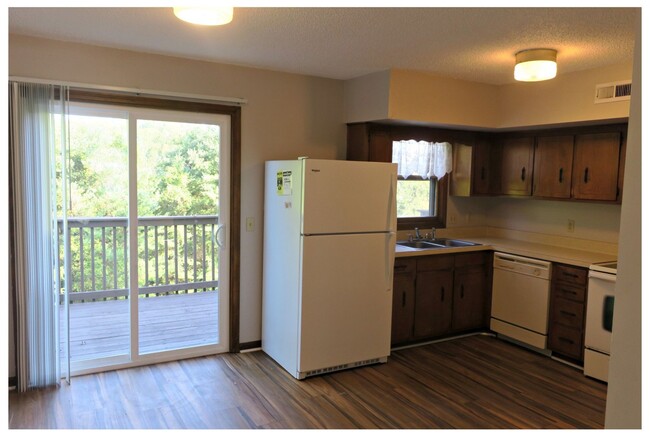 Building Photo - 4770 Trenton Dr