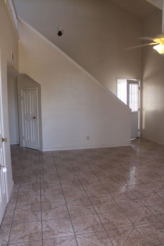 Building Photo - 10936 Whitehall Dr