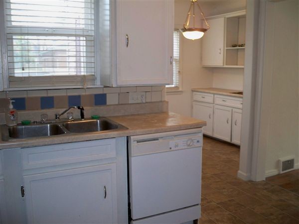 Building Photo - 2341 Eastern Ave SE