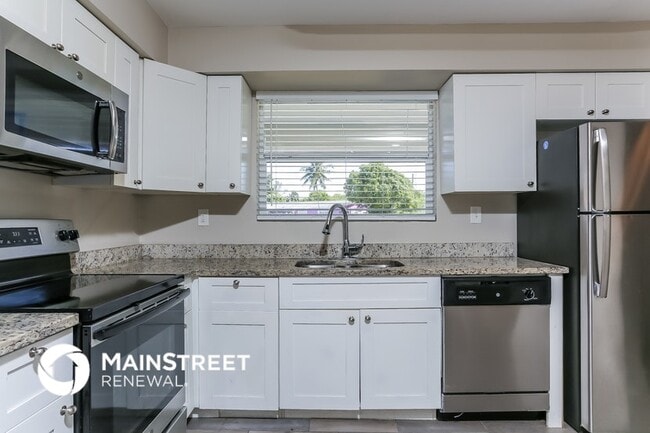 Foto del edificio - 421 SW 64th Terrace