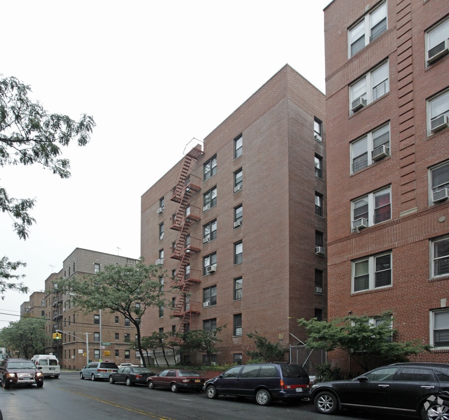 Building Photo - 8820 Whitney Ave