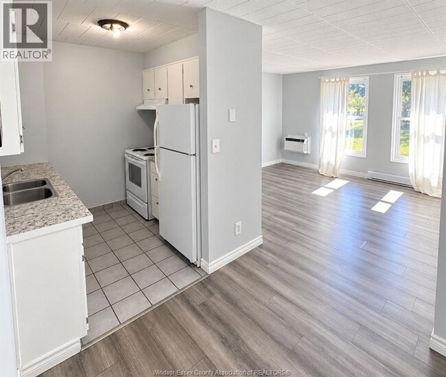 Building Photo - 6263 Thornberry Crescent