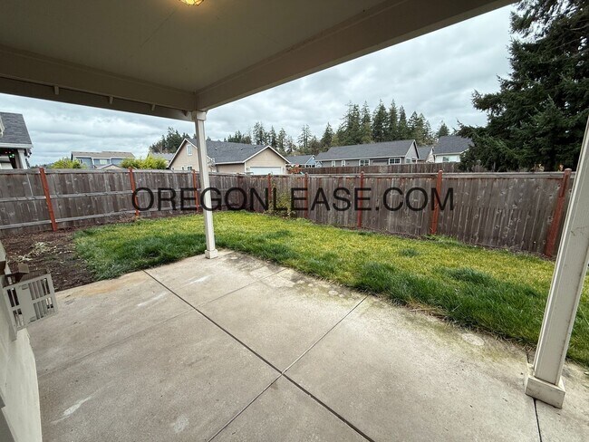 Foto del edificio - 4 bedroom 2 bath 1650 sqft Springfield home