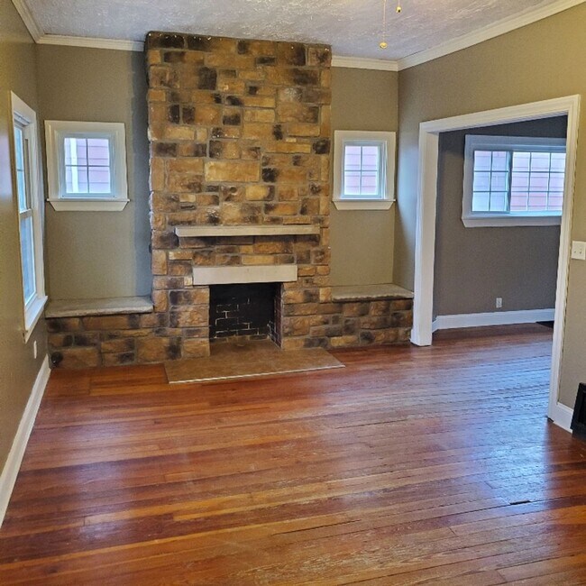 Building Photo - 3BDRM HOUSE FOR RENT