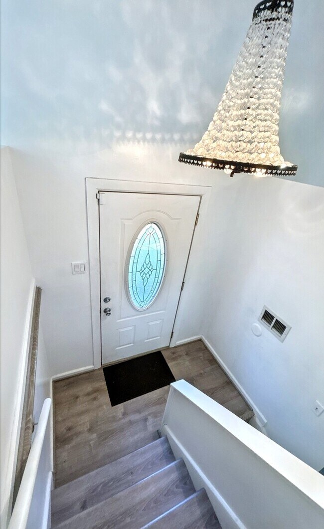 Foto del edificio - 3 Bed & 2 Bath House in Maryland Heights /...