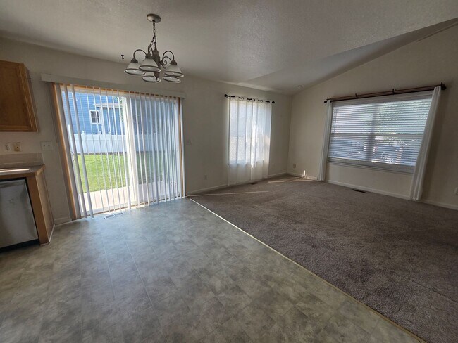 Building Photo - GREAT 3-BDRM, 3-BATH, 2-STORY + BMST. HOME AVAILABLE FOR IMMEDIATE OCCUPANCY IN GRAPEVINE!