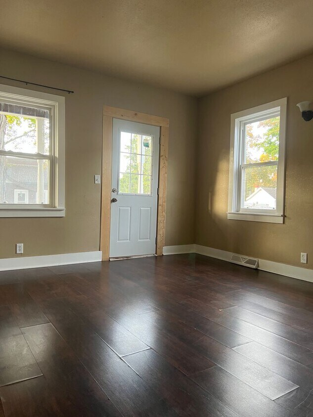 Charming and cozy 1900 Single Family Home House Rental in Wausau, WI