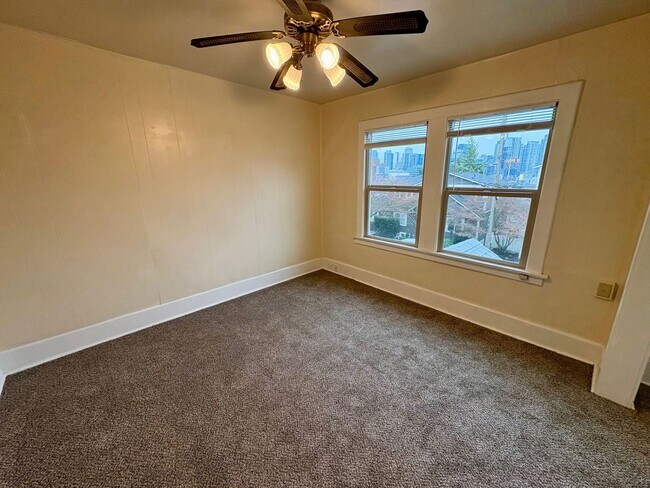 Photo - 556 Ward St Apartment