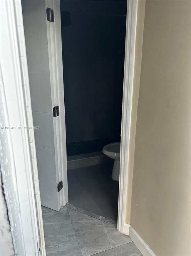 Foto del edificio - 2300 NW 94th St