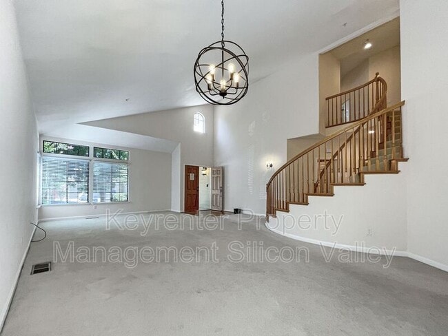 Building Photo - 16580 Trail Dr