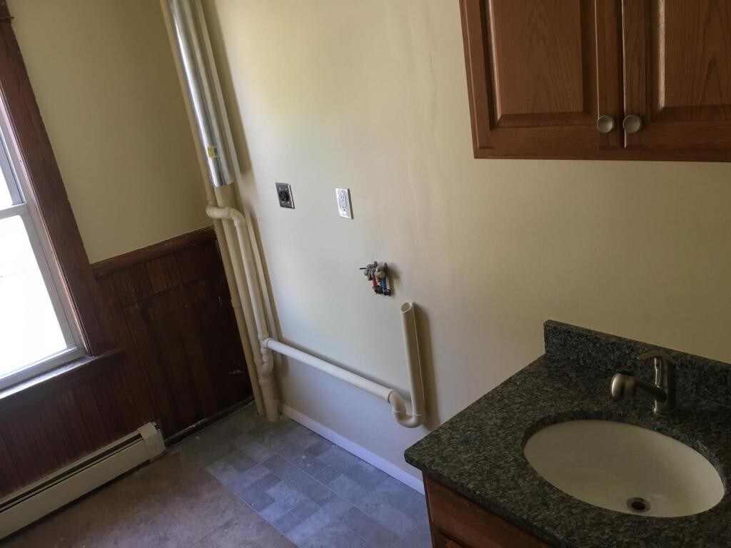 Building Photo - 68 stockton st Apt 1 worcester ma 01610