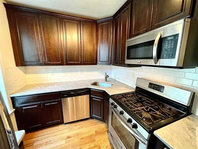 Foto del edificio - 325 1st St