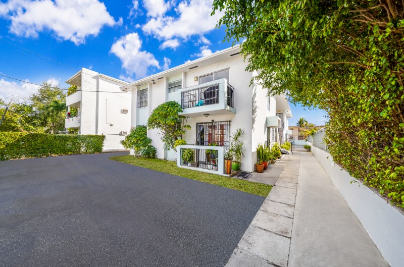 Foto principal - 528 SW 6th St