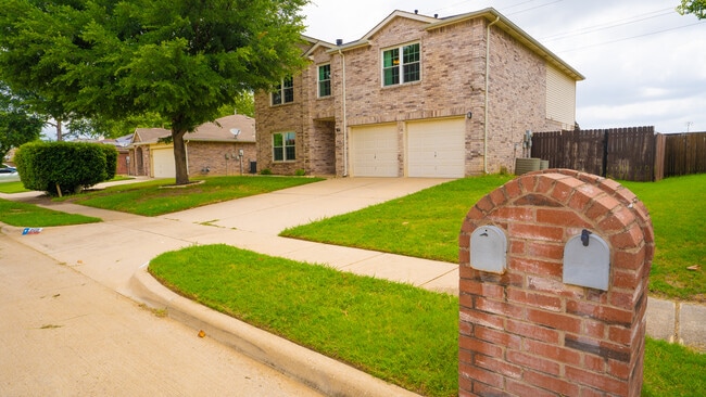 Building Photo - 809 Mockingbird Dr
