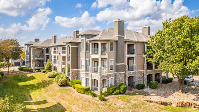 Building Photo - Silverado Apartments