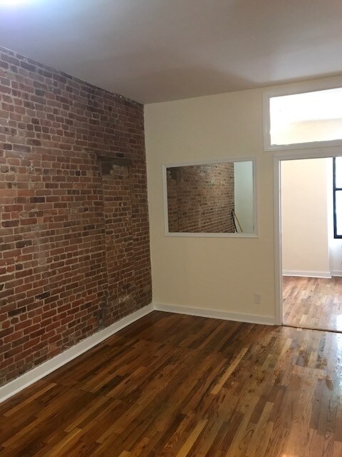 Primary Photo - 454 W 57th St
