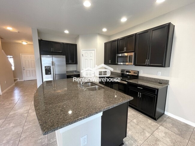 Building Photo - 7025 Grand Elm Dr