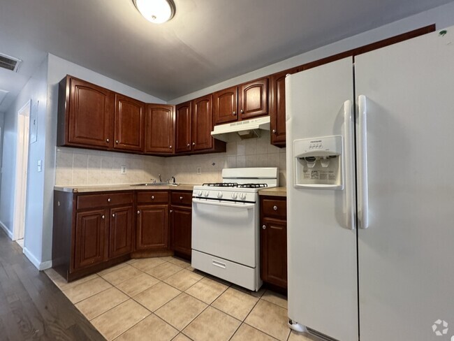 Building Photo - 458 Bergen Ave