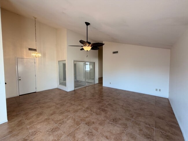 Building Photo - 4 Bedroom / 2 Bath Scottsdale Home – Prime...