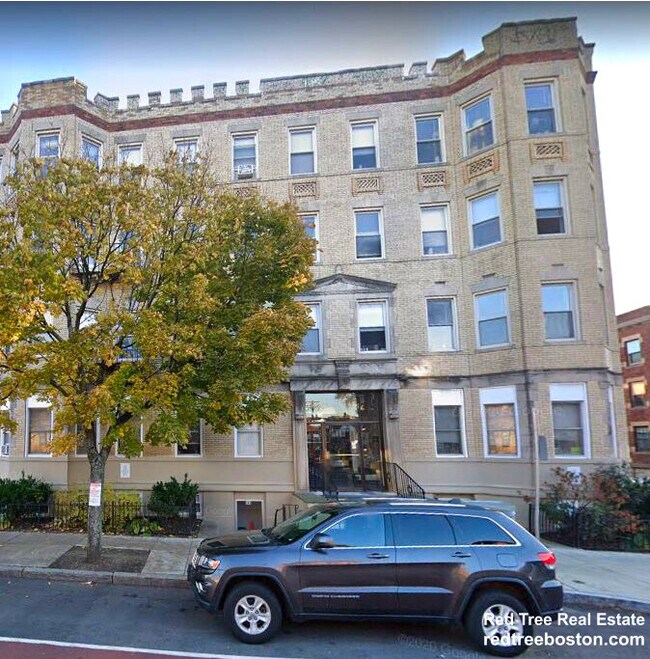 Foto del edificio - 64 Brighton Ave