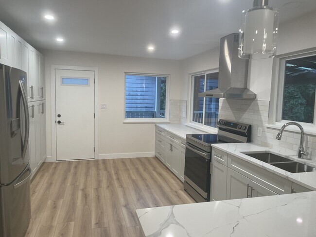 Photo du bâtiment - 12230-12188 188 St