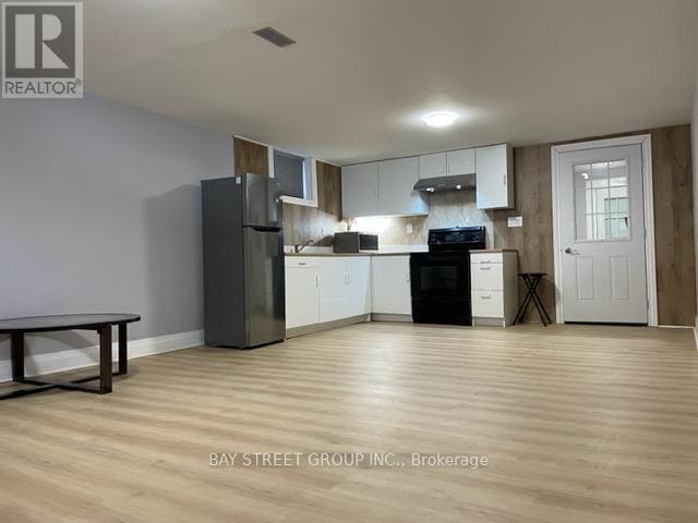 Building Photo - 10 Coral Harbour Crescent