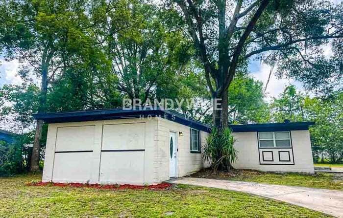 Primary Photo - 922 Westgate Dr