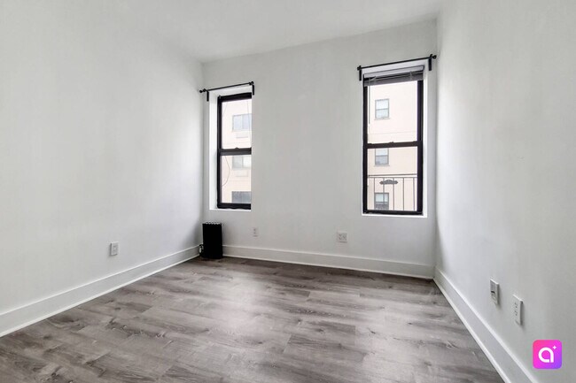 Building Photo - 31-36-36 32nd St