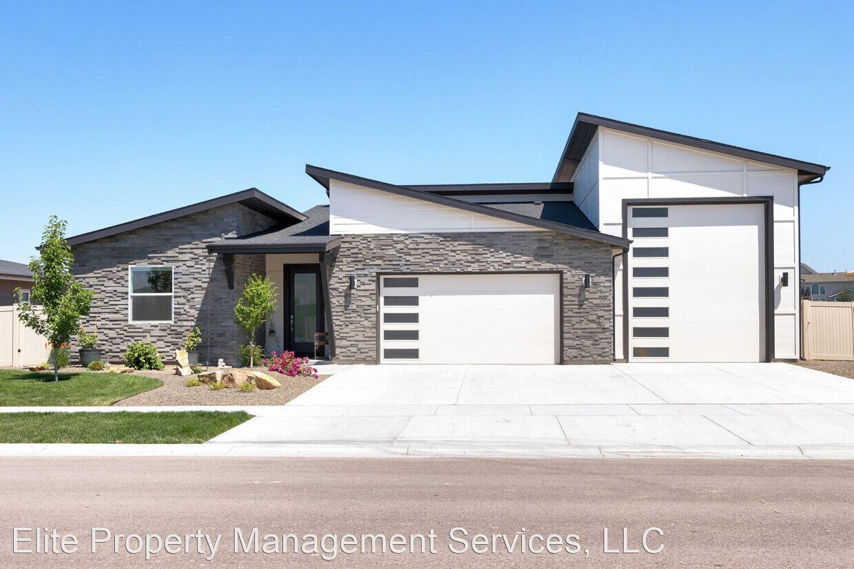 3 br, 2 bath House 1418 W Caravan St House for Rent in Kuna, ID