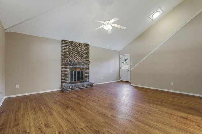 Building Photo - 4010 David Dr