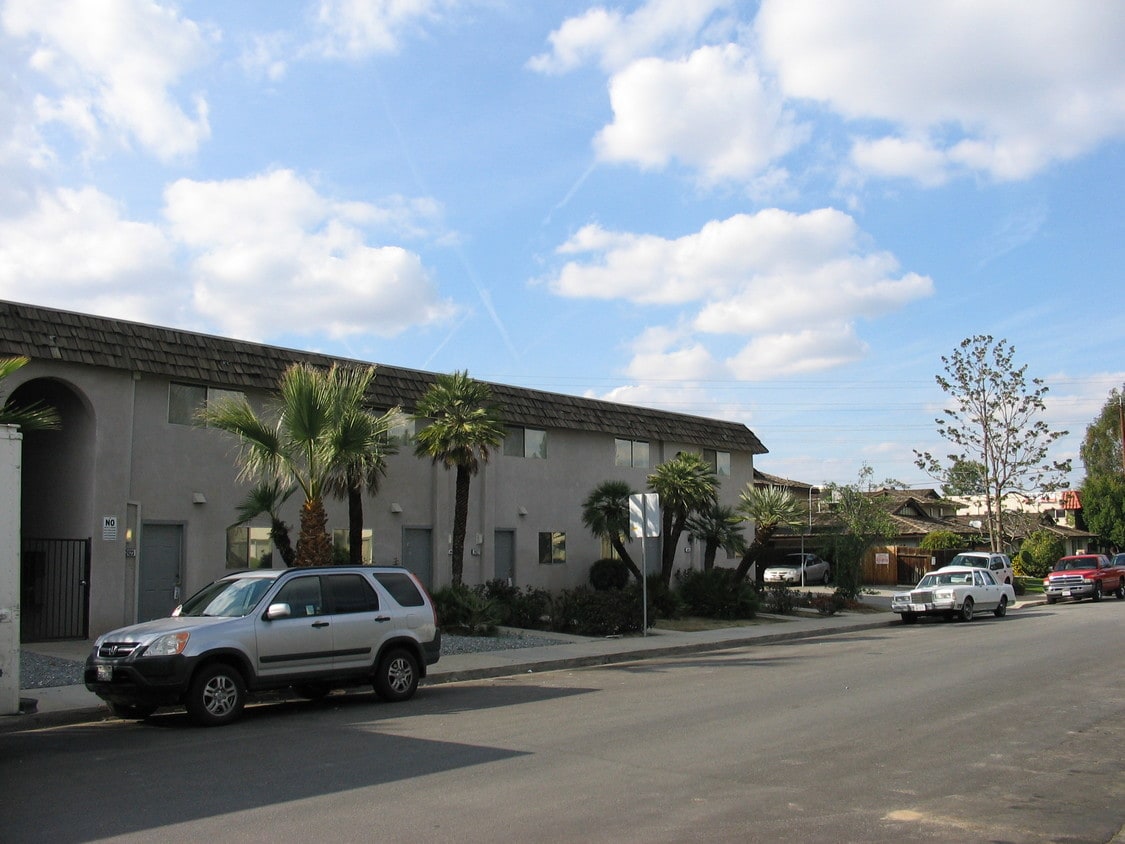Building Photo - Westchester Townhouses